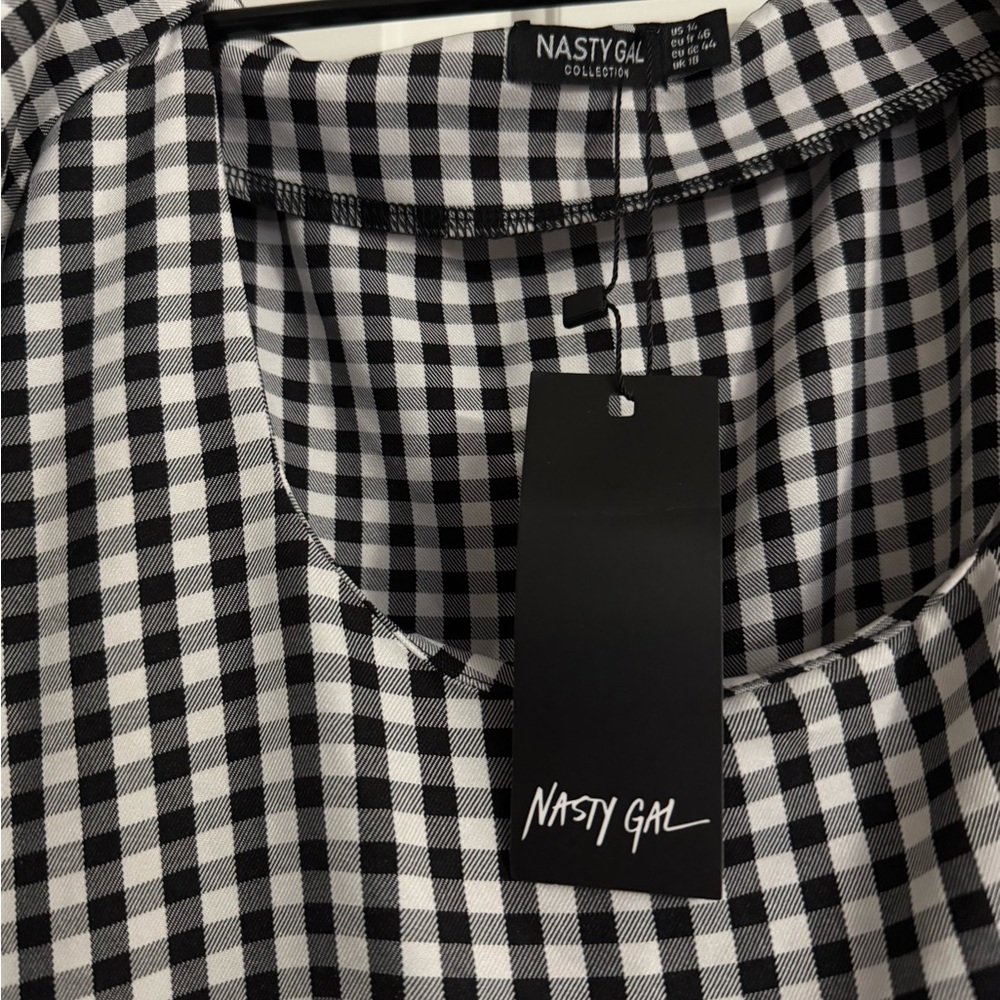 Nasty Gal Monochrome Gingham Blouse - Picture 2 of 2
